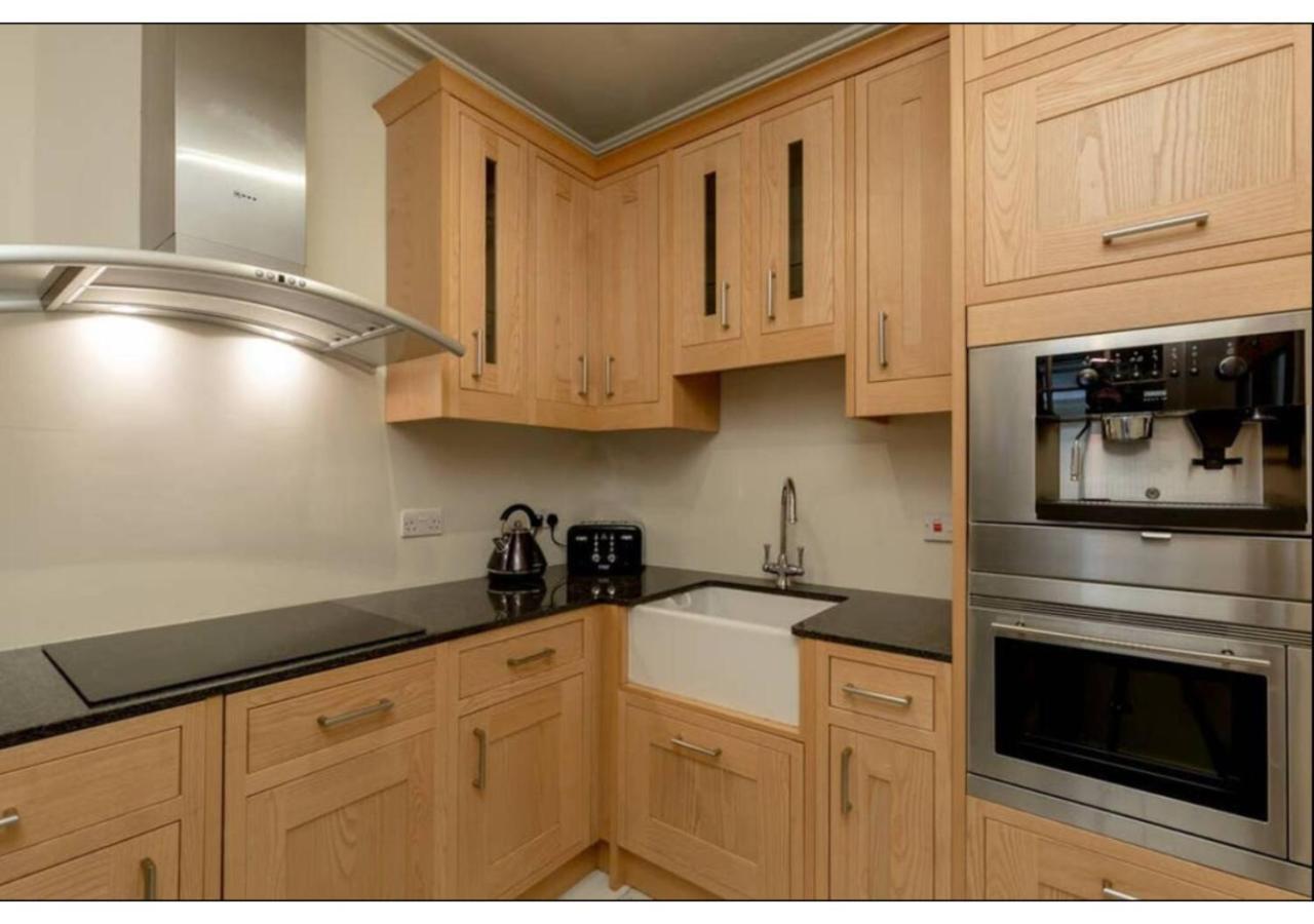 Joivy Boutique Apt With Patio In New Town Edimburgo Exterior foto